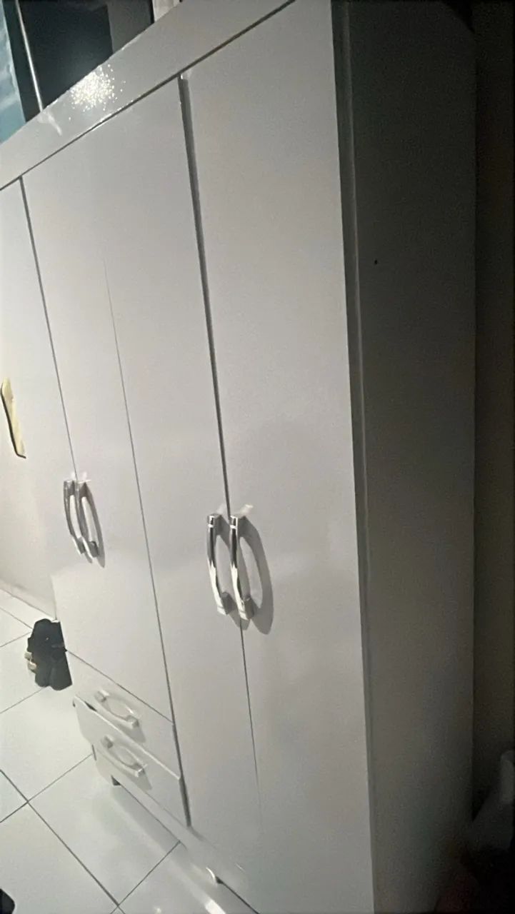 Guarda roupas solteiro