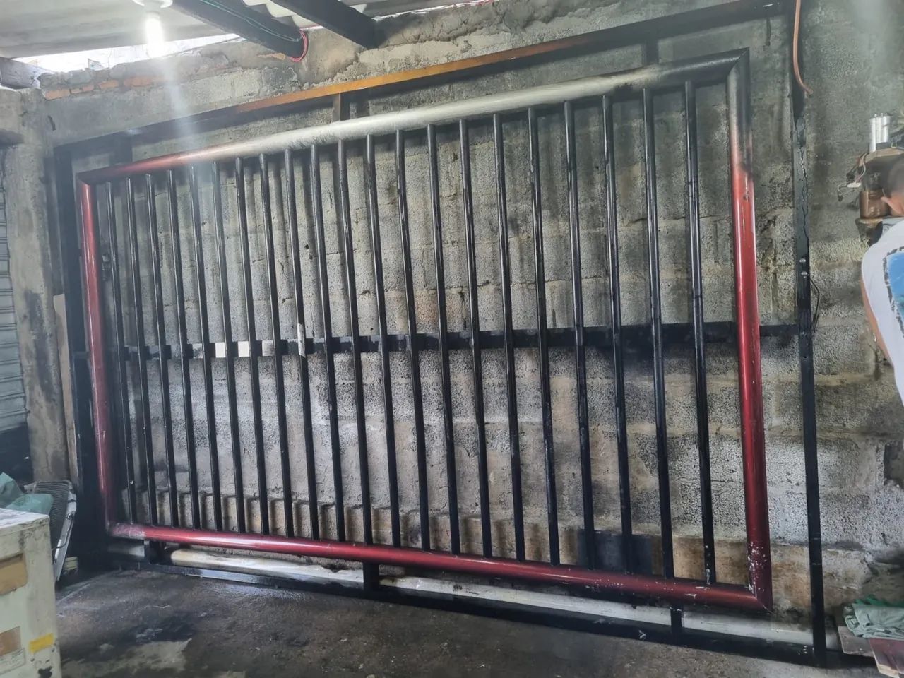 Aluminum garage gate