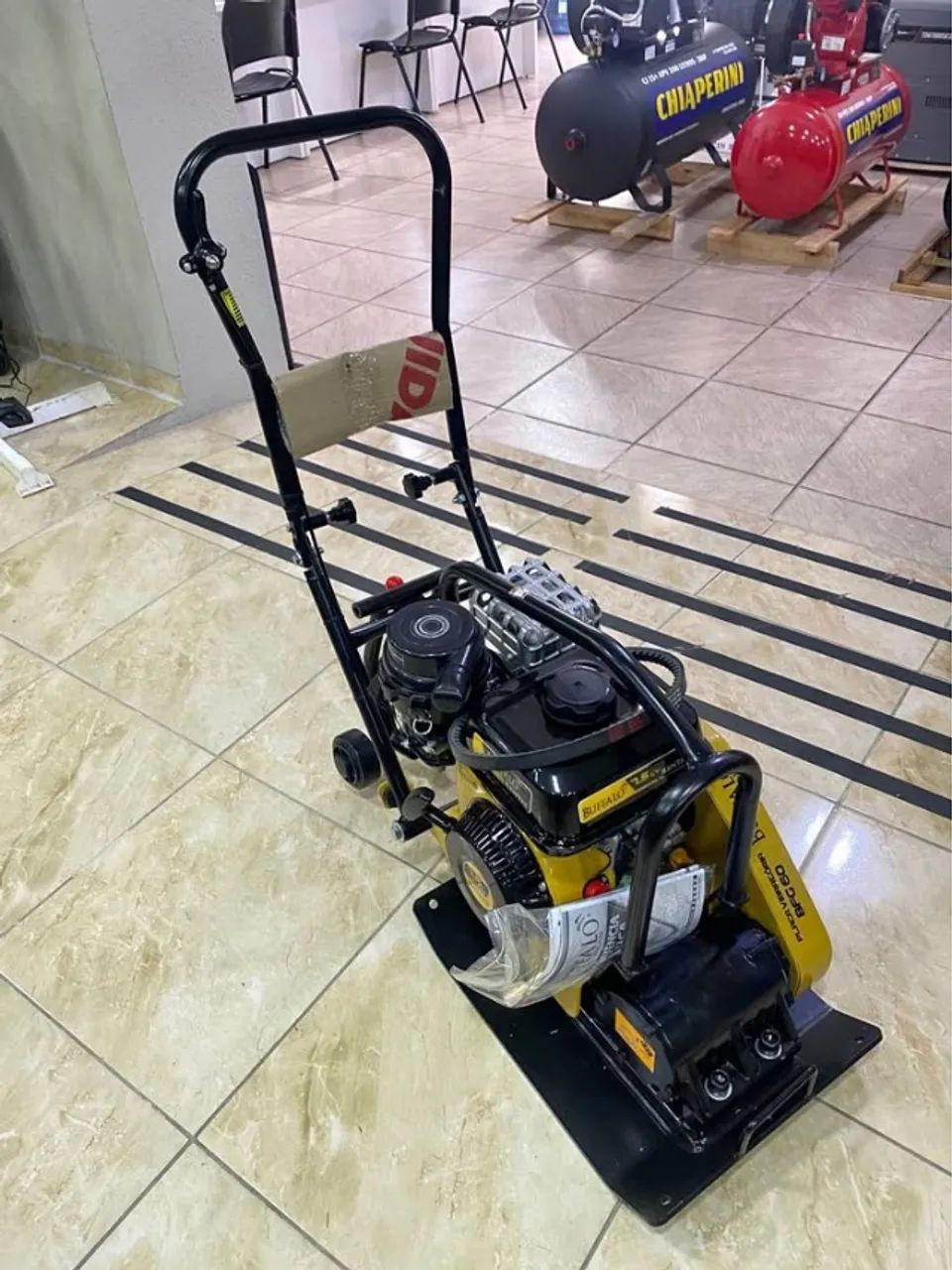 Placa Vibratória Compactadora Gasolina 65kg 7,5cv Buffalo (Novo
