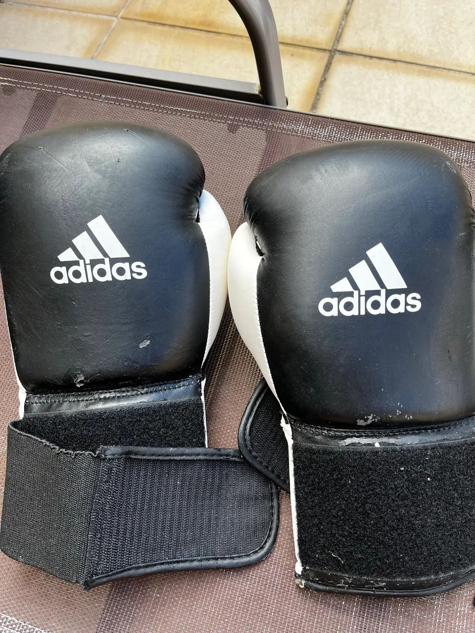 2 pares luva de boxe/muay thai adidas - Foto 2