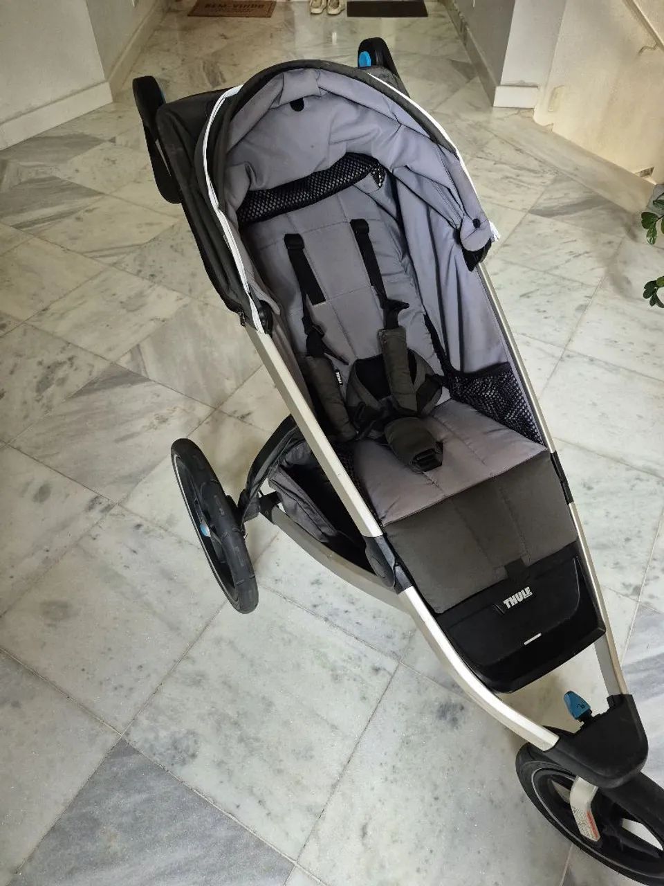 Carrinho de bebê Thule Urban( produto importado) - Foto 3