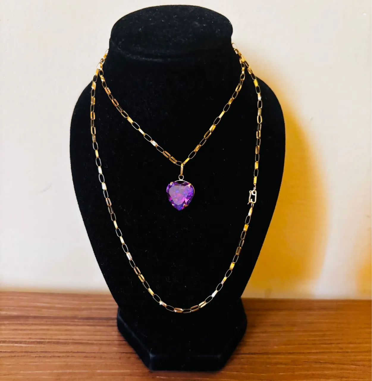 Cordão de ouro com pingente 