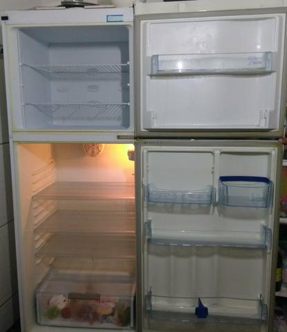 Vendo geladeira em perfeito estado - Foto 3
