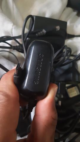 Carregadores originais de celular antigo - Foto 4