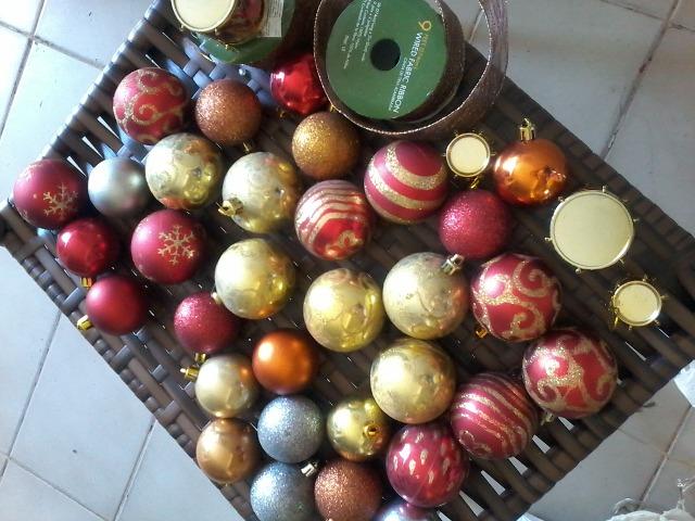 Bolas de Natal variadas brilhosas