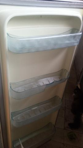 Geladeira eletroluz