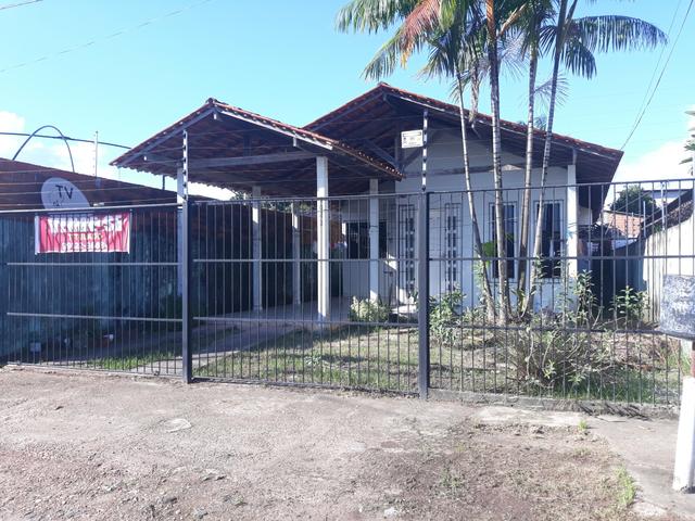 Casa no centro - 3 suítes (Av. Ataíde Teive, Sub Esquina com a Hildemar Maia)