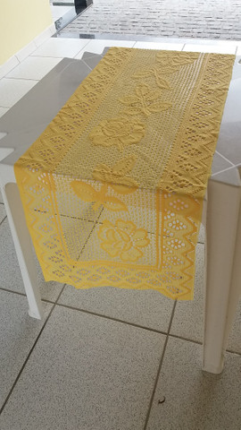 Toalha de renda amarela 1,52 x 0,42cm nova