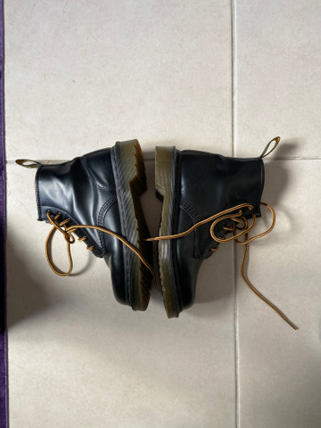 Coturno doc martens original numero 35 - Foto 2