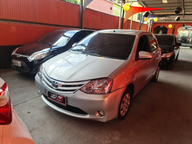 TOYOTA ETIOS 2014 1.4 1 MIL DE ENTRADA AÉRCIO VEÍCULOS DED