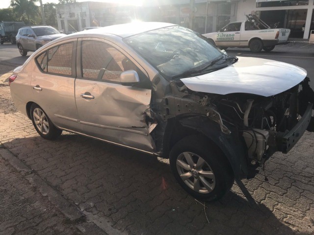 Sucata Versa 1.6 16V 2013 completo. - Foto 5