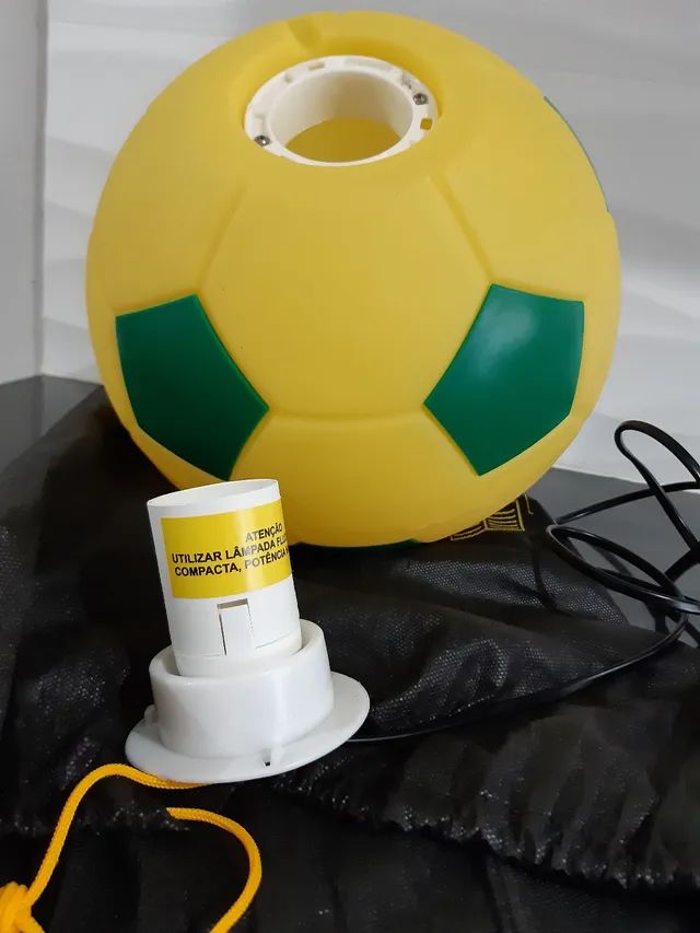 Luminária Bola de Futebol Verde e Amarela