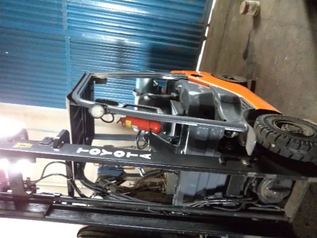 empilhadeira toyota modelo 8FGU 18 ano 2009 deslocador torre duplex