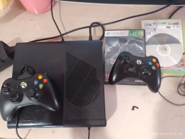 Xbox 360 bloqueado + kinect + 12 jogos + 2 controles em Praia