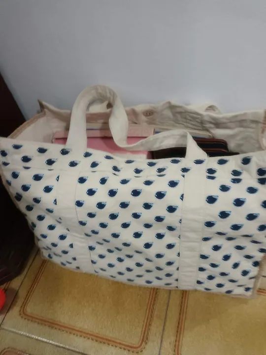 Linda sacola de lonita bem forte 