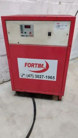 Vendo empilhadeira usada retrátil elevação 7,5 metros ameise carga 1.500 kg - Foto 6