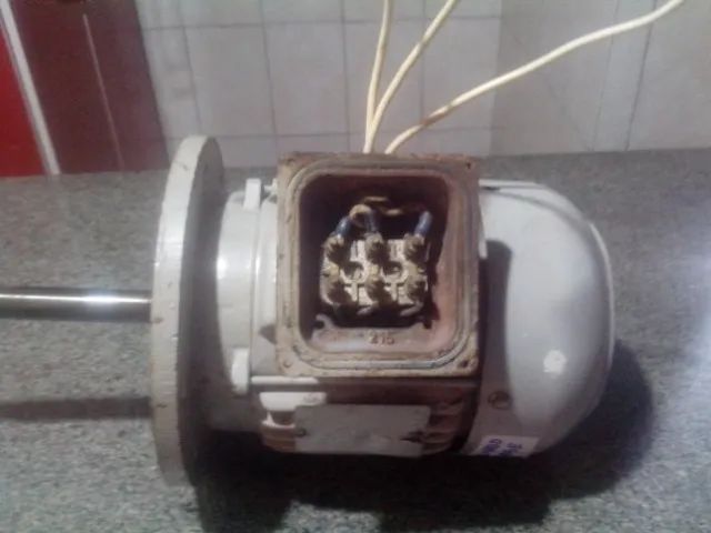 Motor Usado Eixo Longo Flange Trifásico  3\4 CV  1715 RPM - Foto 3