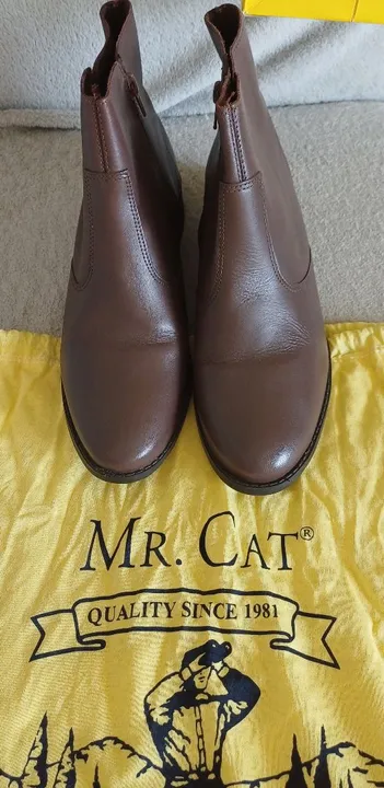 BOTA MR. CAT USADA APENAS UMA VEZ TAMANHO 37 COURO LEGÍTIMO