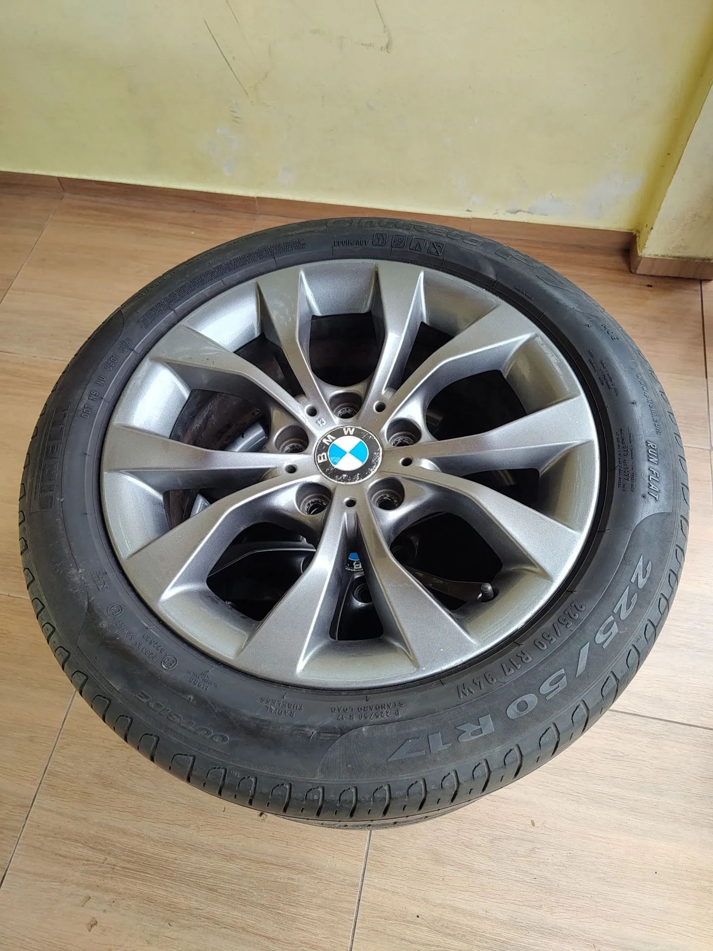 Jogo de roda com pneu BMW X1 2013 