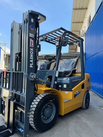 Empilhadeira 2.5T-4.7mts - Foto 4