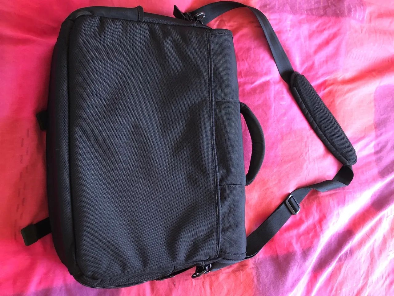 Bolsa de Ombro Preta - Brenthaven (marca de alta qualidade) - Foto 5
