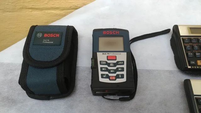 Trena Bosch laser digital DLE-70 profissional, completa, bom estado. E outros.