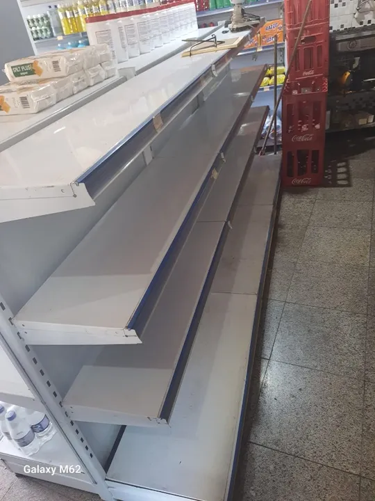 3 GÔNDOLAS DE CENTRO