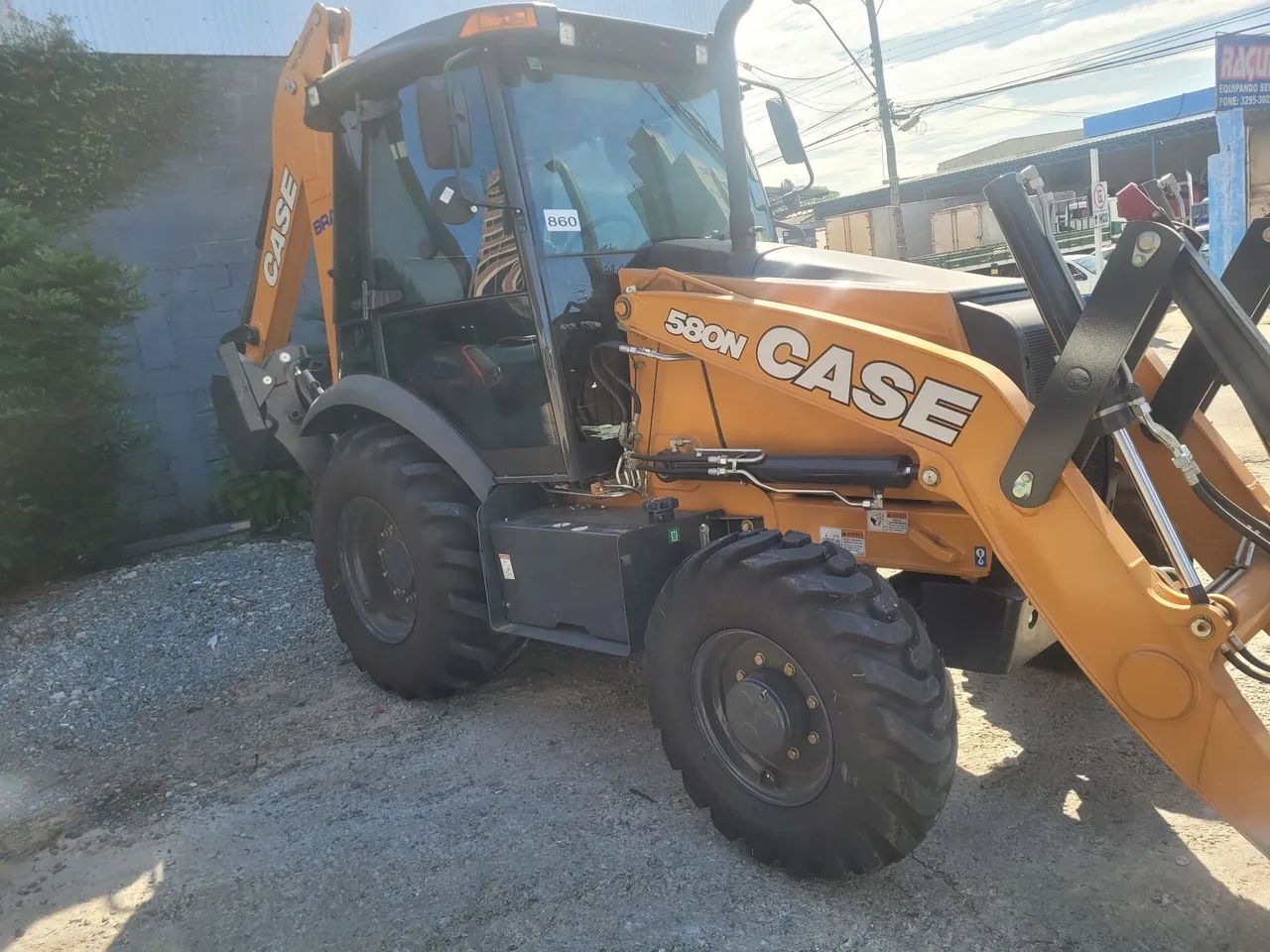 ALUGA-SE RETROESCAVADEIRA CASE 580N 0KM 