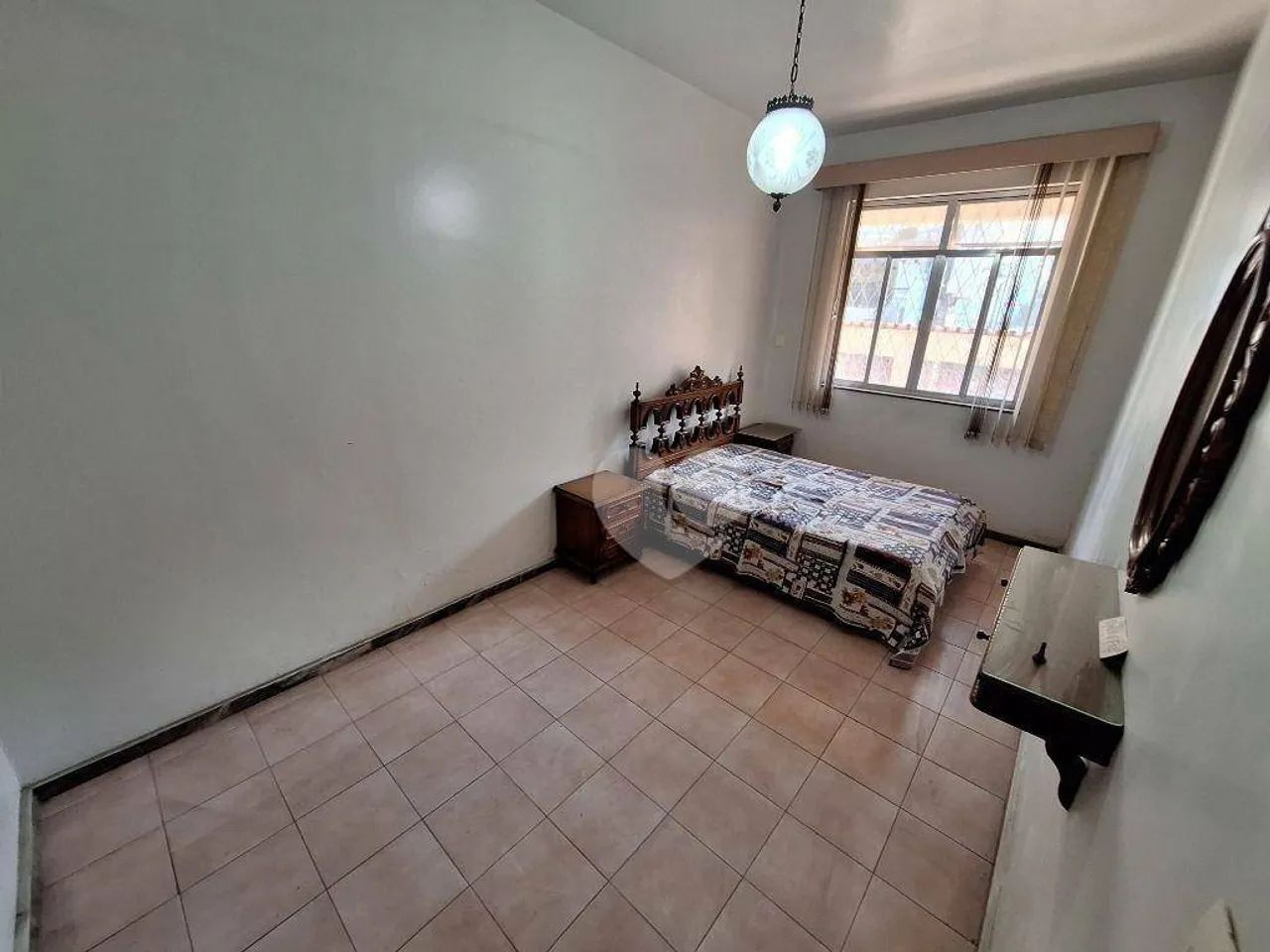 Piedade, Casa Linear em centro de terreno, varandão, 3qts, 6 vagas, quintal $690.000,00 -  - Foto 14