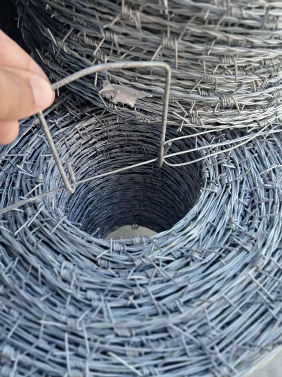 Arame Farpado 500 Metros P/ Cerca Fio Duplo Alta Resistencia - Foto 2