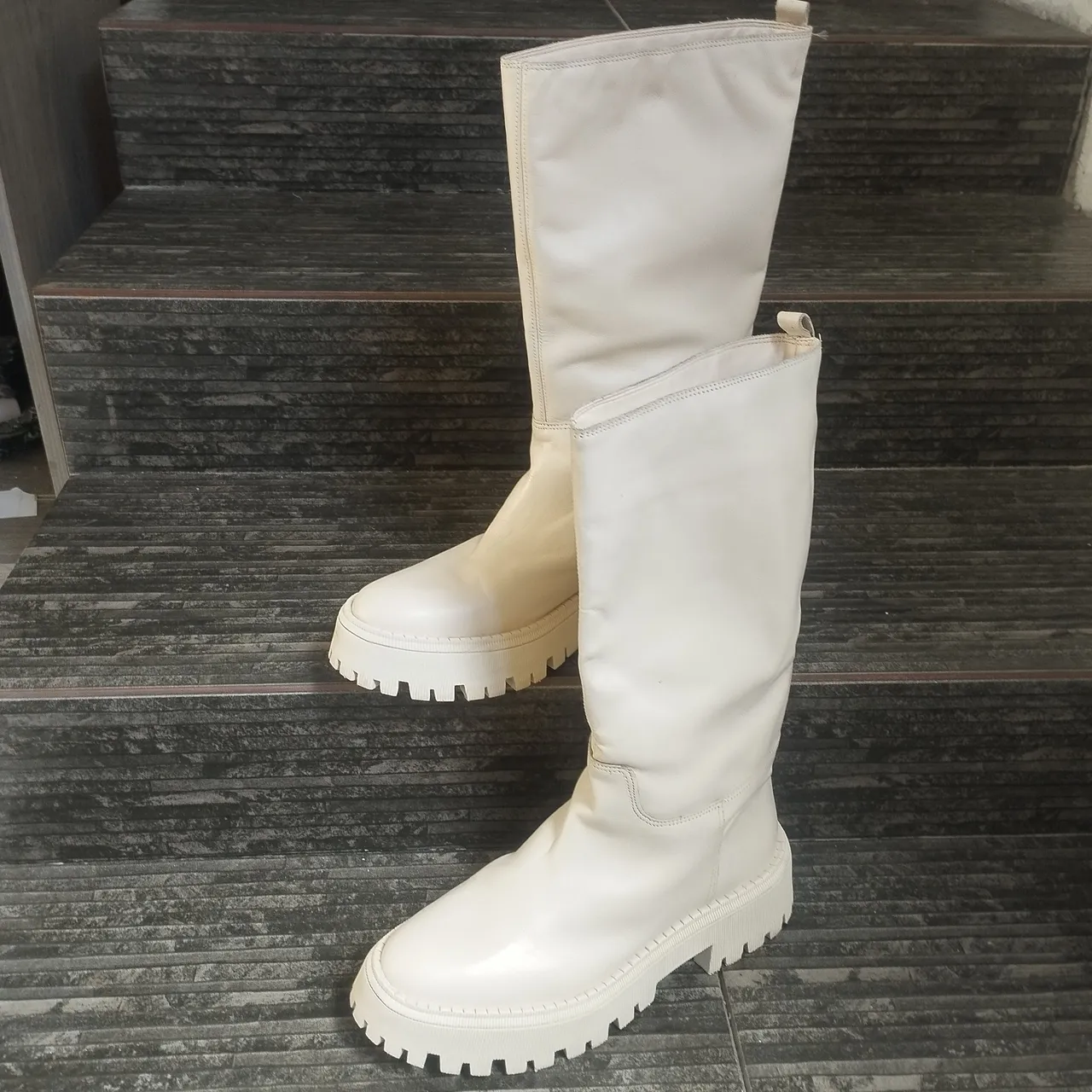 Botas Brancas Cano Alto Tratoradas