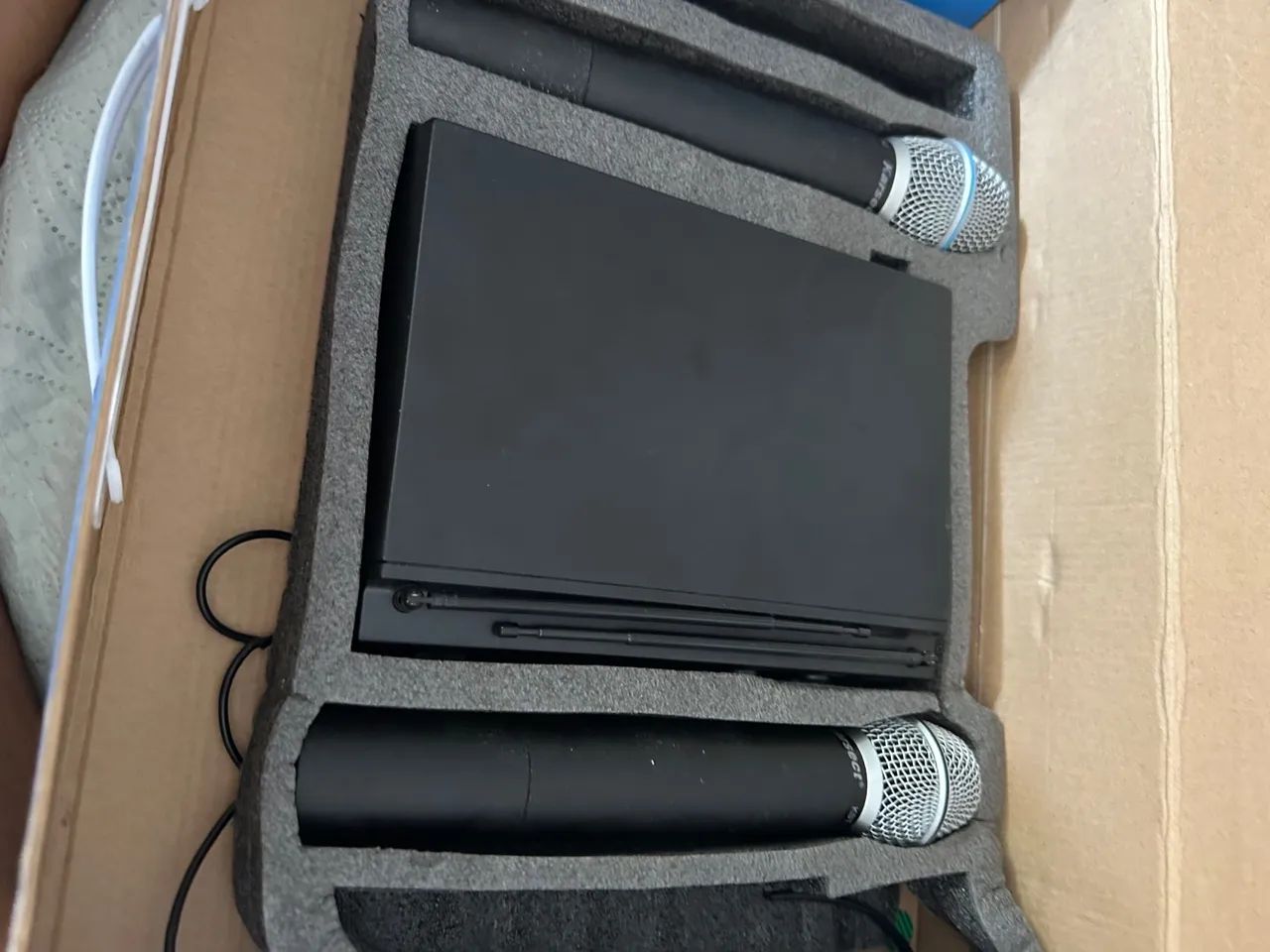 MICROFONE S/ FIO NA CAIXA PERFEITO FUNCIONAMENTO 