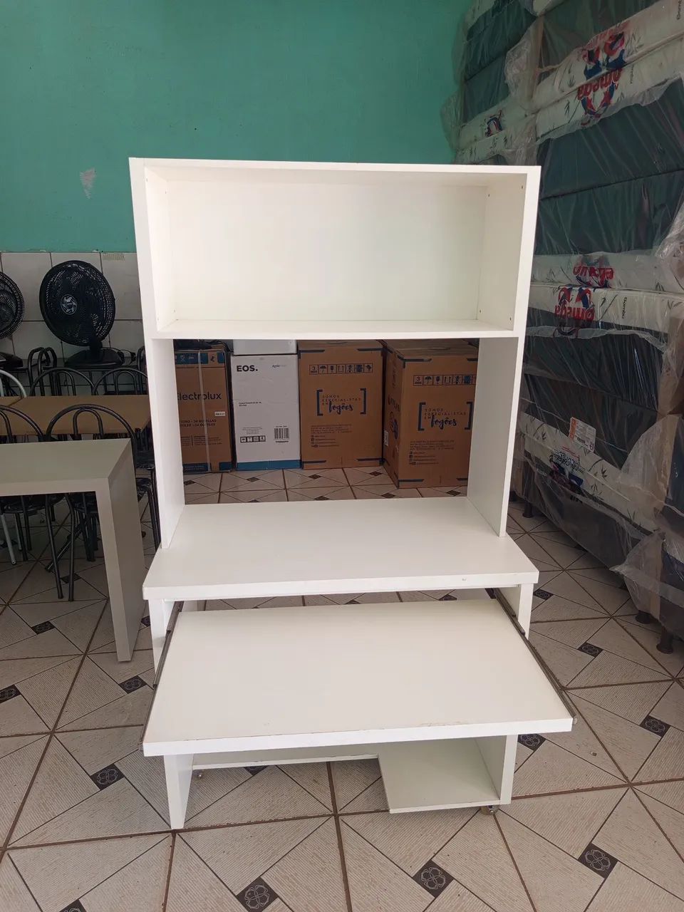 Mesa de computador em mdp branco.  - Foto 2