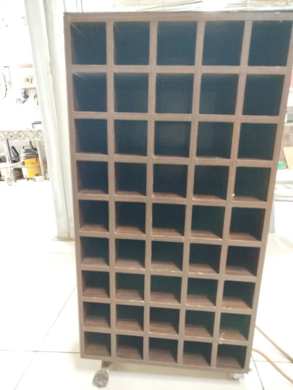 M�óvel Organizador com Nichos adega vinhos- Madeira - Foto 2