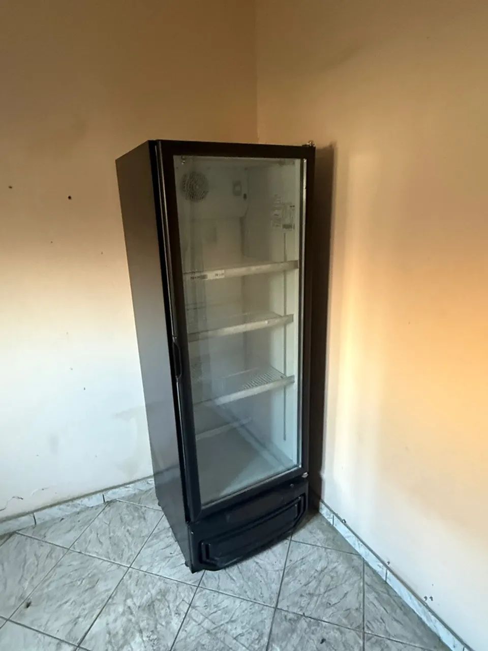GELADEIRA P/ BEBIDAS 414L GELOPAR 