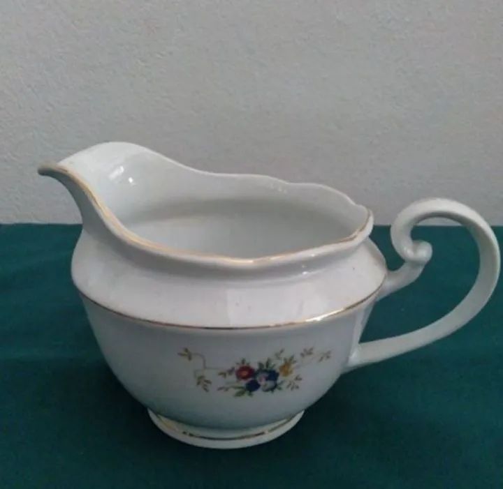 Molheira em porcelana antiga 