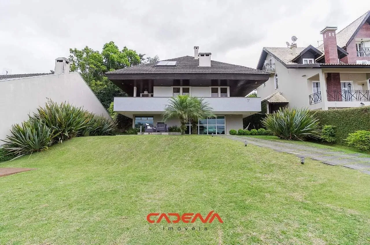 Casa 4 quartos e 4 vagas à venda próximo ao Parque Barigui
