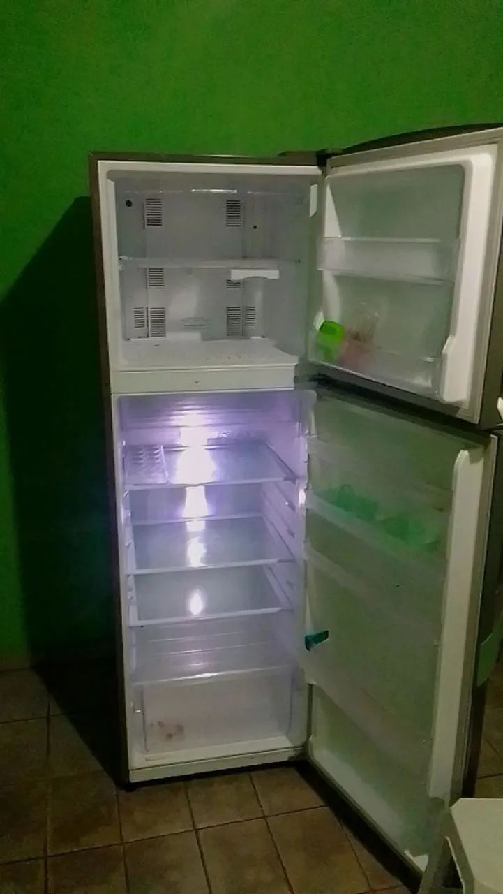 Geladeira panasonic