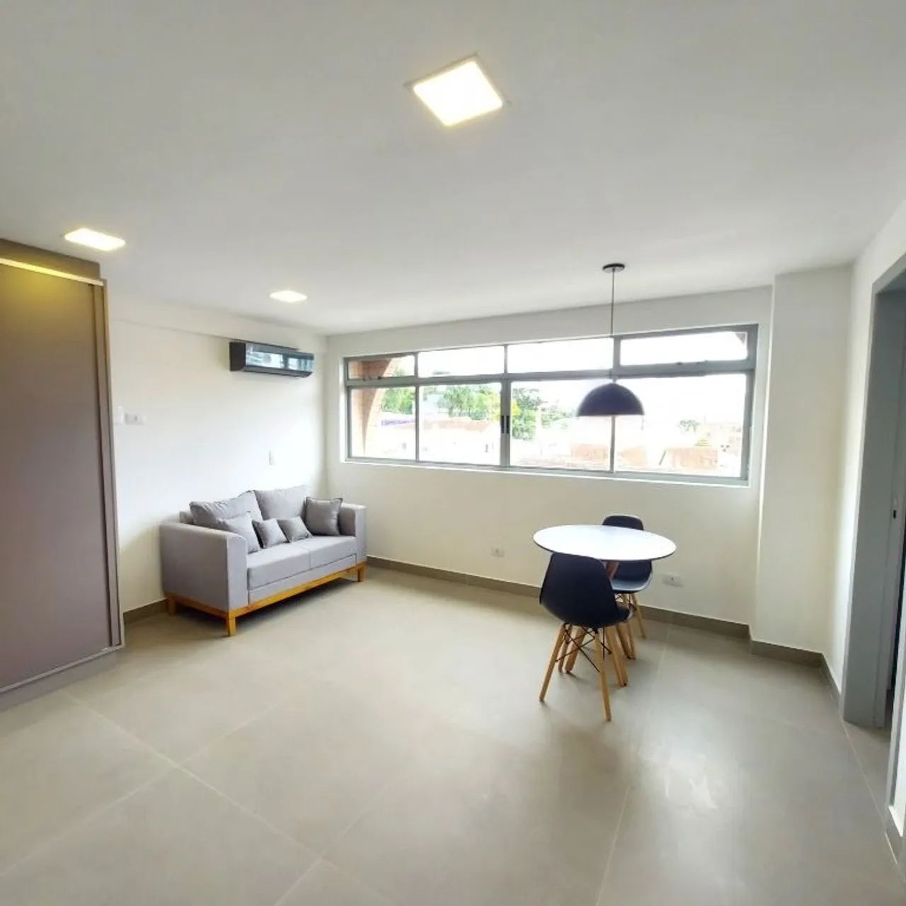 Apartamento NOVO-MOBILIADO-EQUIPADO com 01 quarto (Studio) para Locação com 34 m² no Centr - Foto 2