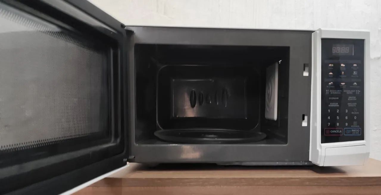 Micro-ondas LG branco em ótimo estado 28l (Garantia de 180 dias e entrega grátis) - Foto 6