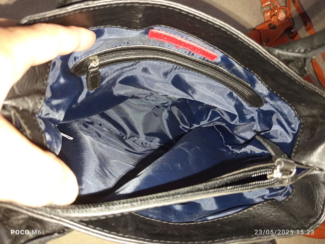 Bolsa Tommy Hilfiger Elegante e Charmosa - Foto 4