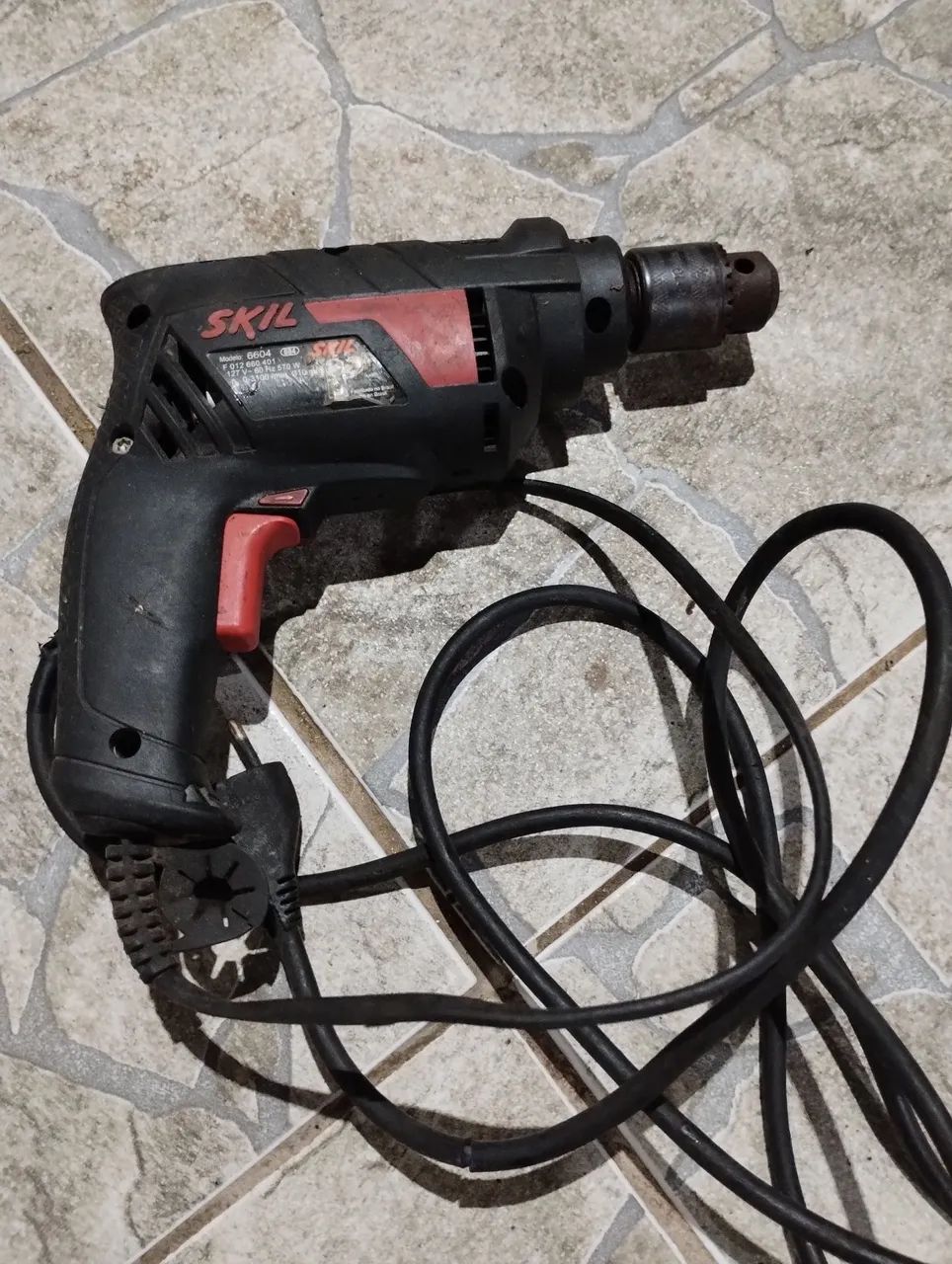 Furadeira e Parafusadeira Skil 6604