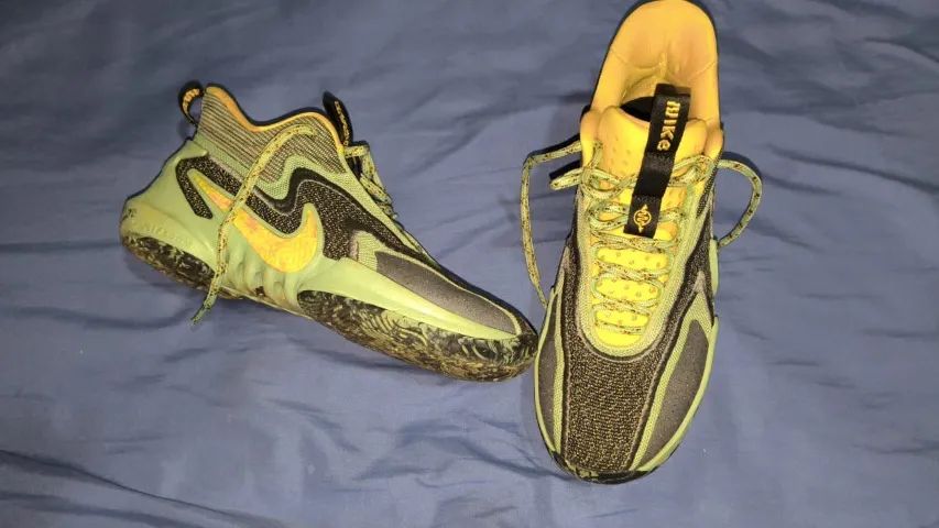 Tênis Nike Air Zoom - Modelo Premium para Corrida e Treinos (semi-novo). Este par que é ve