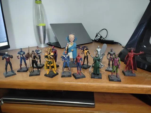 Miniaturas Eaglemoss da Marvel e DC Comics + miniaturas Kinder Ovo - Foto 4