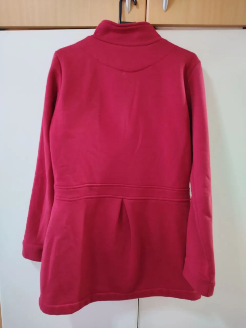 Casaco feminino vermelho com botões - Foto 2