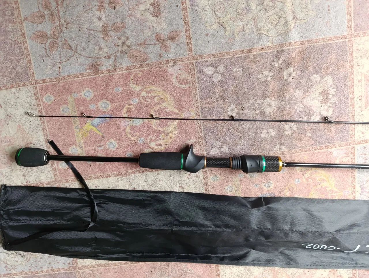 Vendo vara/ caniço de pesca para carretilha 