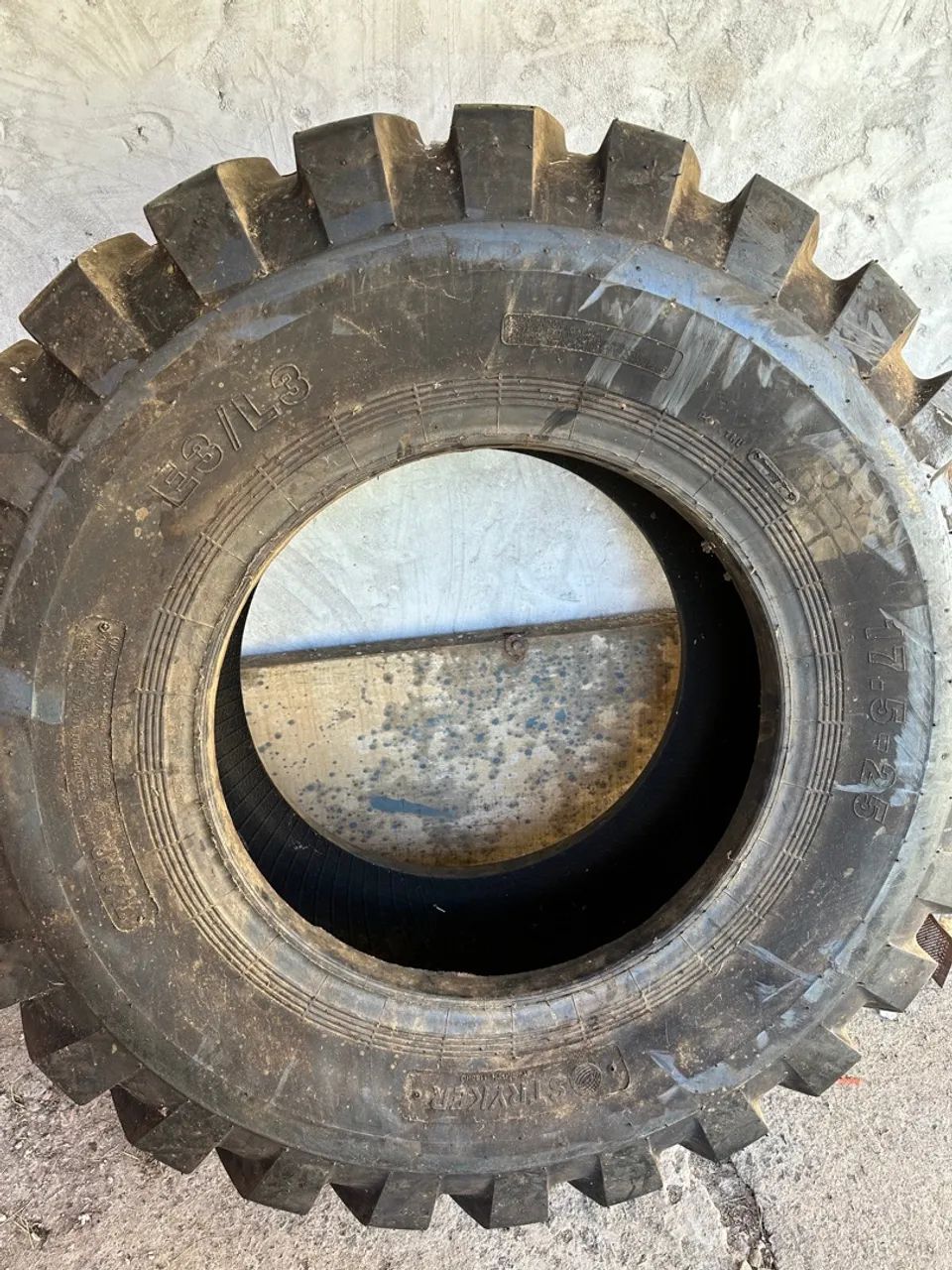 Pneu para Pá carregadeira  - Foto 5