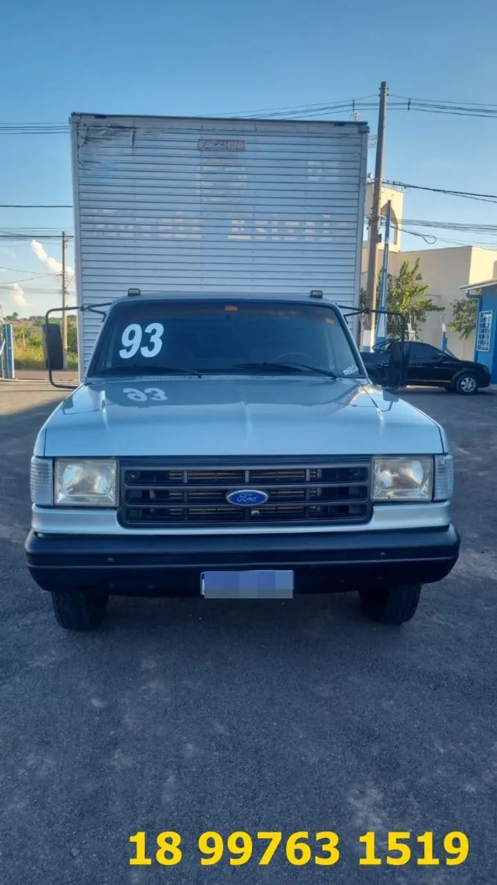 Vende-se F4000 Baú, ano 93 - Foto 3