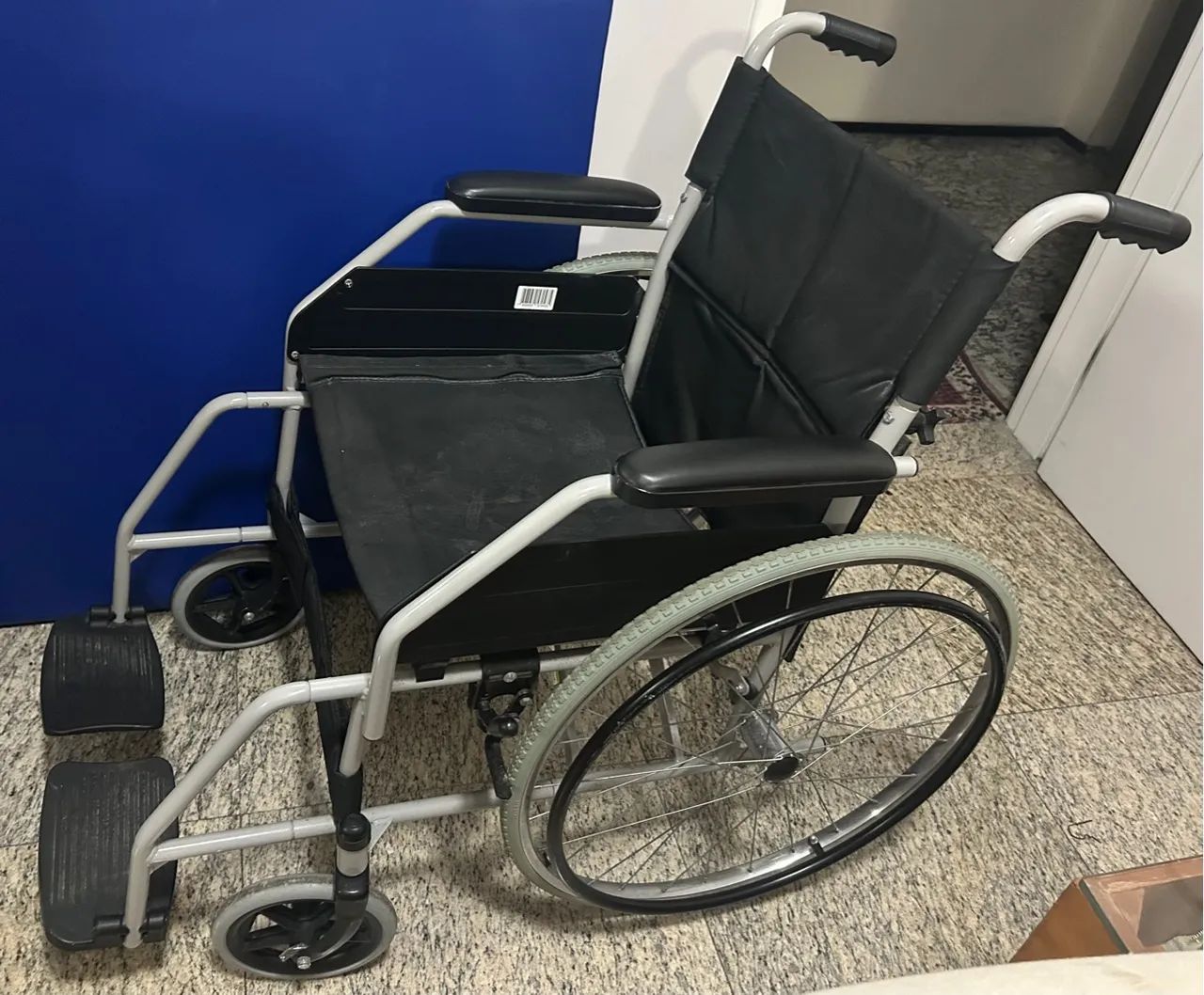 Cadeira de Rodas Dobrável em Aço até 100 Kg D100 Dellamed