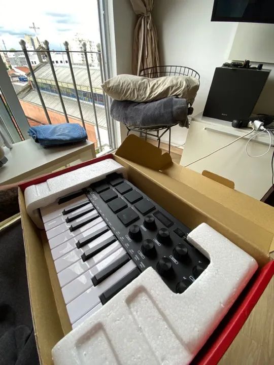 Teclado Controlador MIDI AKAI LPK25 - Foto 2